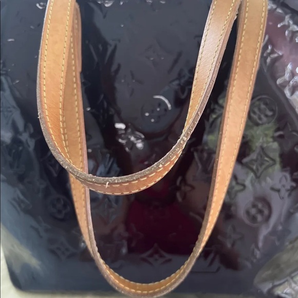 Louis Vuitton Bellevue Handbag Monogram Vernis GM Burgundy - Picture 6 of 10